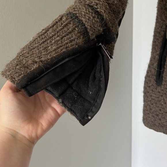 Urku Wool Coat - Picture 8 of 13